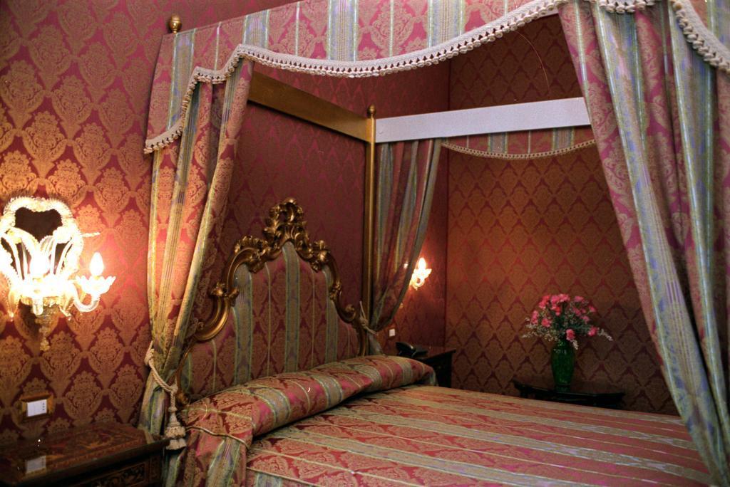 Casa Pisani Canal Venetië Buitenkant foto
